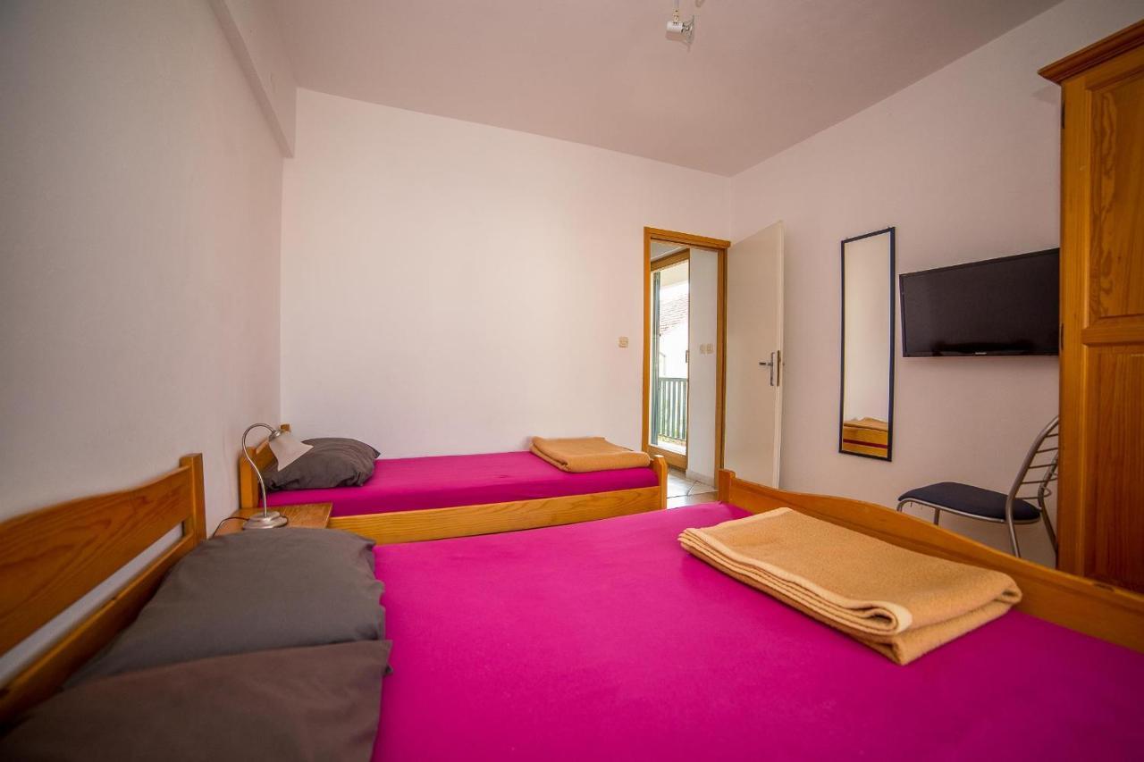 Apartments Grulovic Srima Bagian luar foto