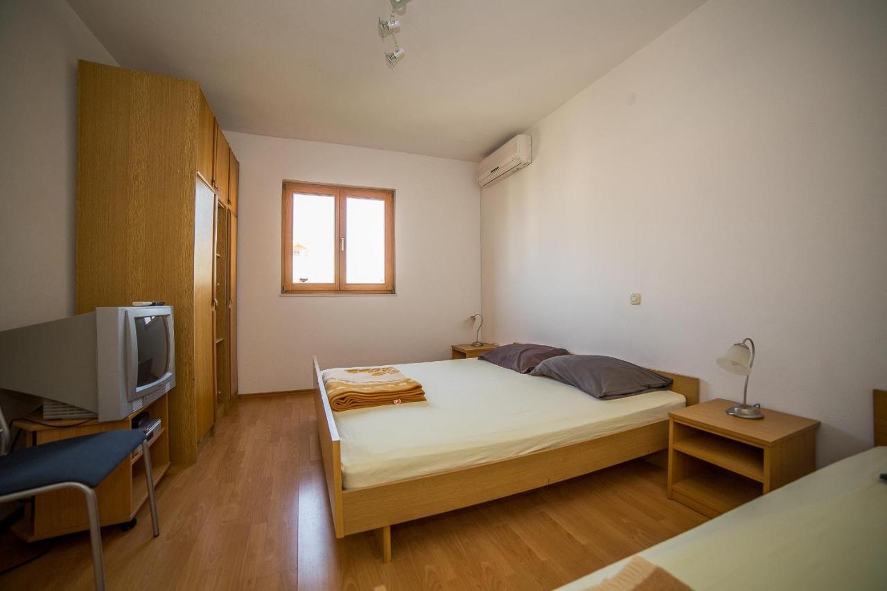 Apartments Grulovic Srima Bagian luar foto